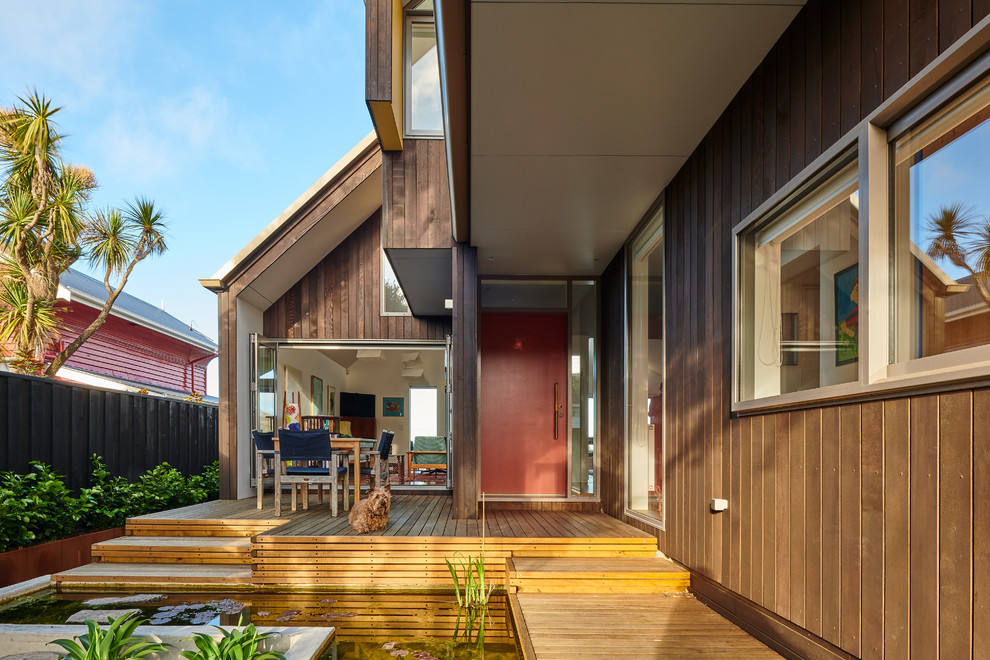 Photo of a midcentury terrace in Auckland.