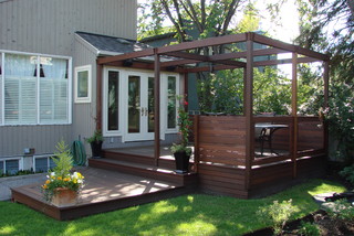 Exotic Decking, Stairs, and Privacy Screen - Kolonialstil - Terrasse