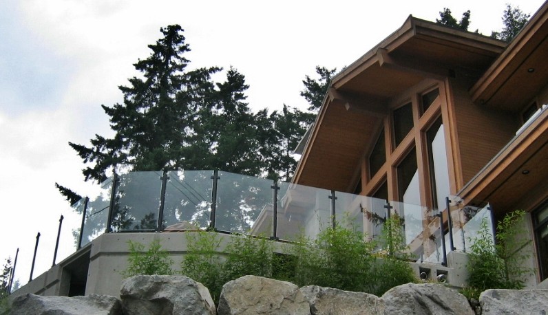 Große, Unbedeckte Moderne Dachterrasse in Vancouver