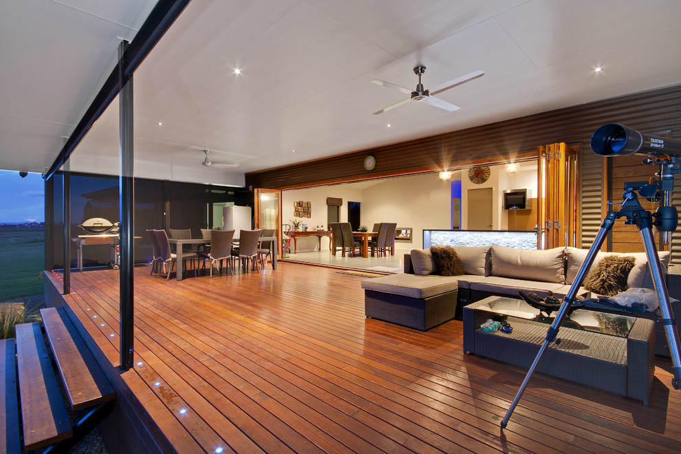 Große, Überdachte Moderne Terrasse hinter dem Haus in Cairns