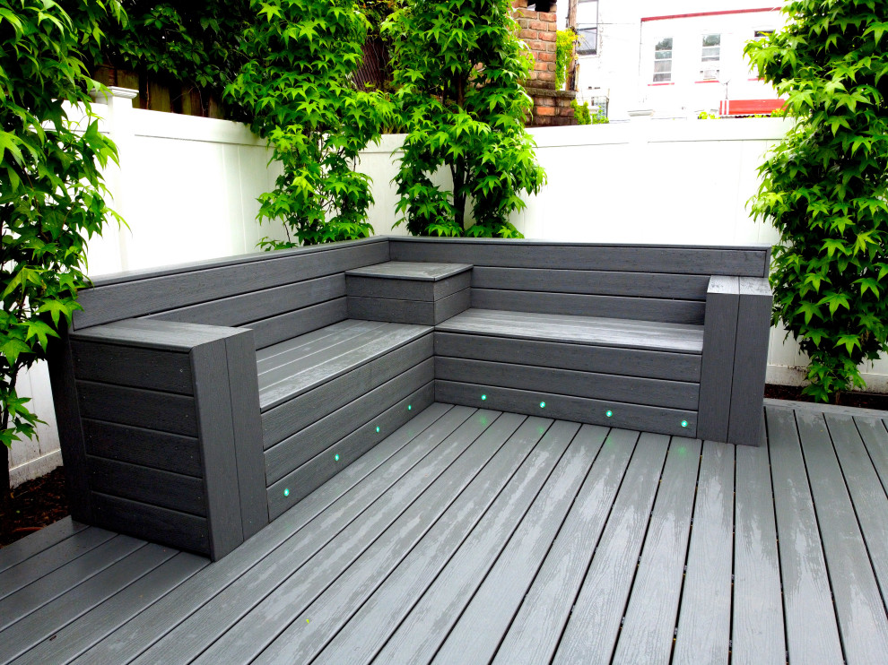 Imagen de terraza minimalista pequeña en patio trasero