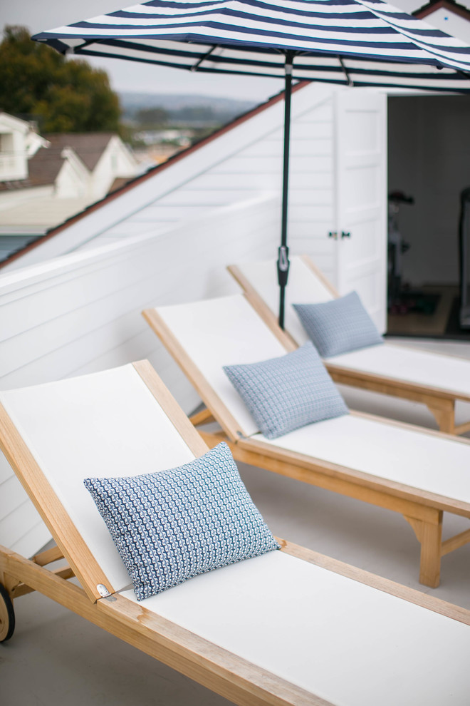 Idée de décoration pour une terrasse champêtre avec une cuisine d'été et une extension de toiture.