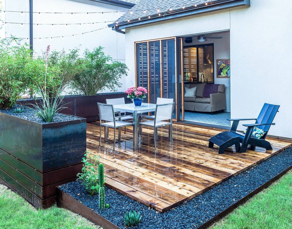 Trendy deck photo in Austin