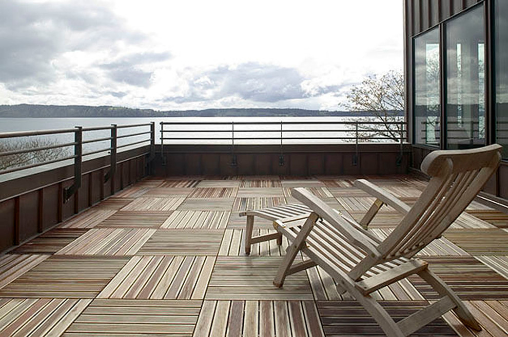 Inspiration for a modern rooftop deck remodel in Seattle