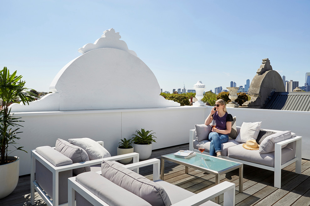 Contemporary roof terrace in Melbourne.