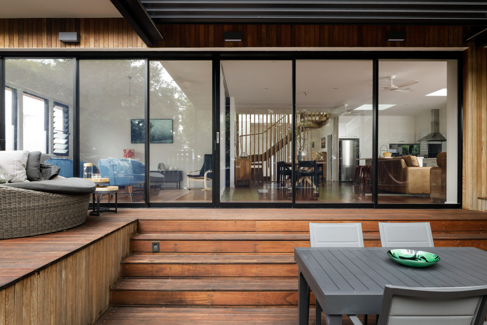 Mittelgroße Moderne Pergola Terrasse hinter dem Haus mit Sichtschutz in Sydney