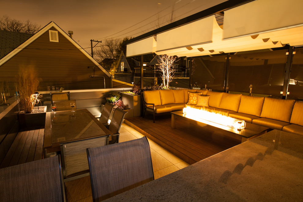 Mittelgroße Moderne Terrasse mit Outdoor-Küche in Chicago
