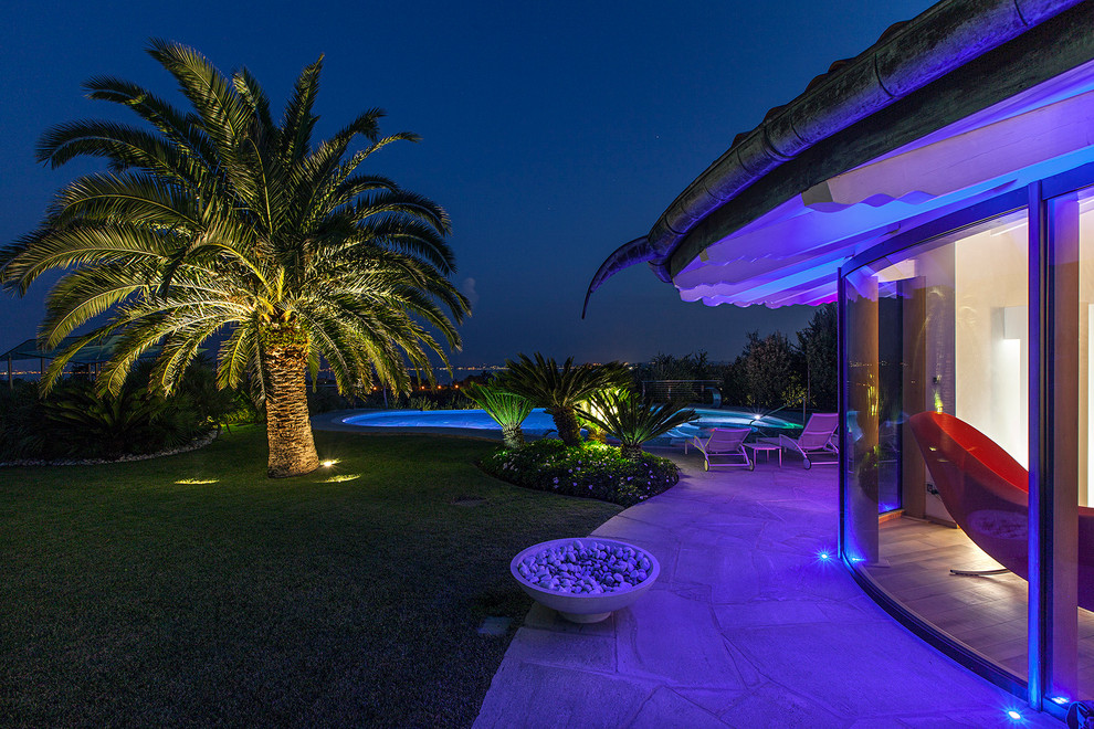 Свежая идея для дизайна: терраса в средиземноморском стиле - отличное фото интерьера