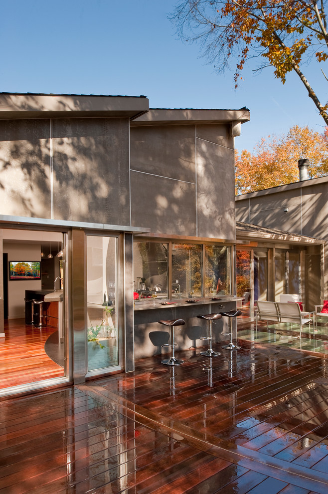 Trendy deck photo in DC Metro