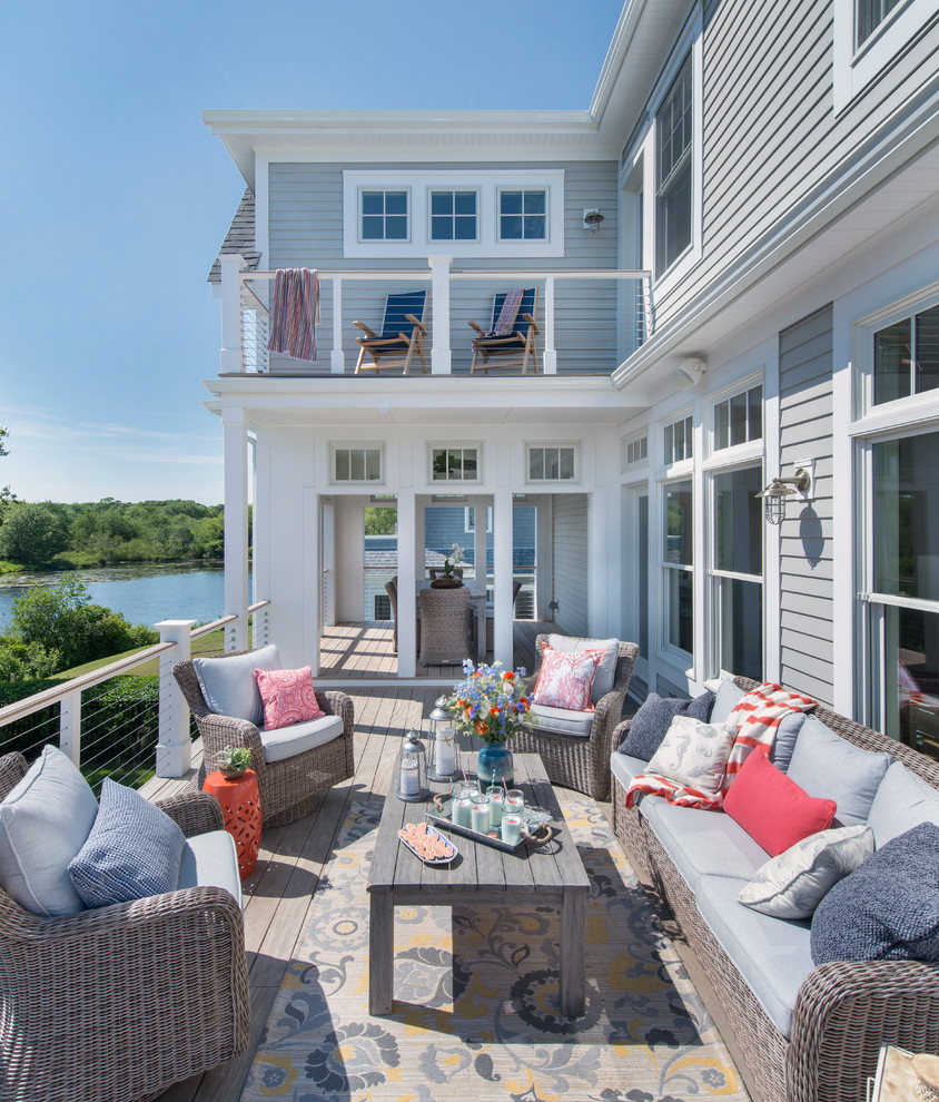 Mittelgroße, Unbedeckte Maritime Terrasse hinter dem Haus in Providence