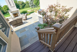 小さいおしゃれなウッドデッキ 屋外暖炉 の画像 21年9月 Houzz ハウズ