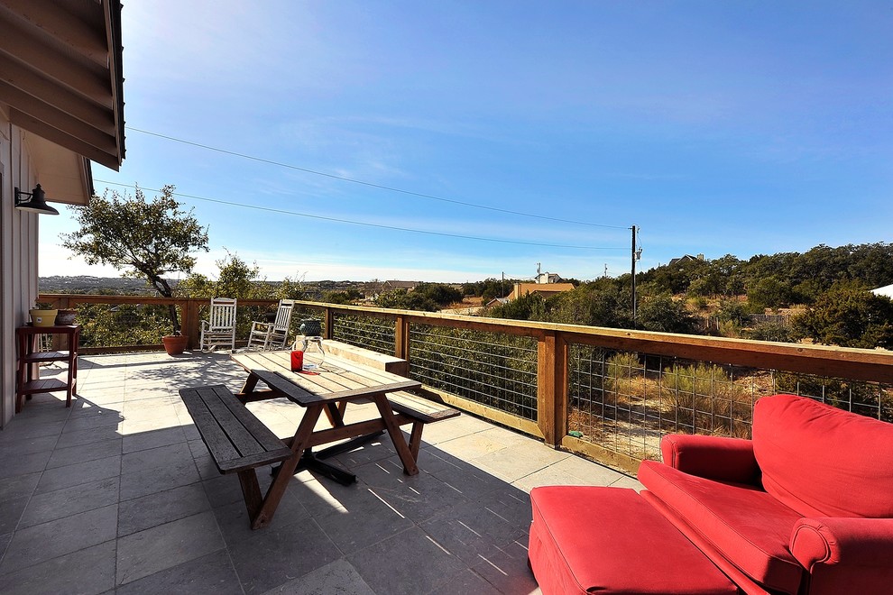 Deck - mid-sized farmhouse deck idea in Austin with no cover
