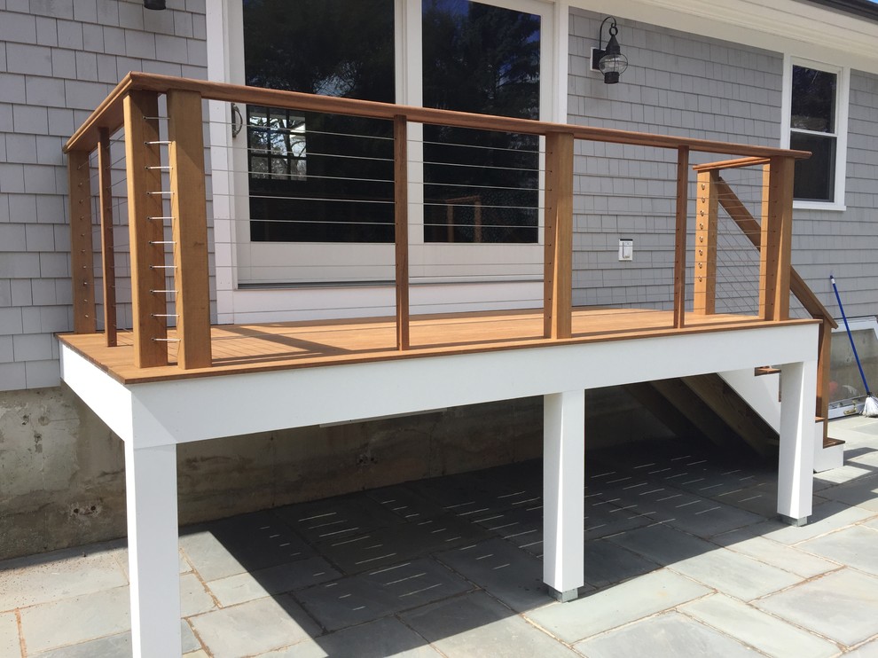 Outdoor kitchen deck - modern backyard outdoor kitchen deck idea in Bridgeport