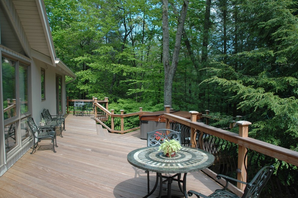 Inspiration for a timeless deck remodel in Bridgeport