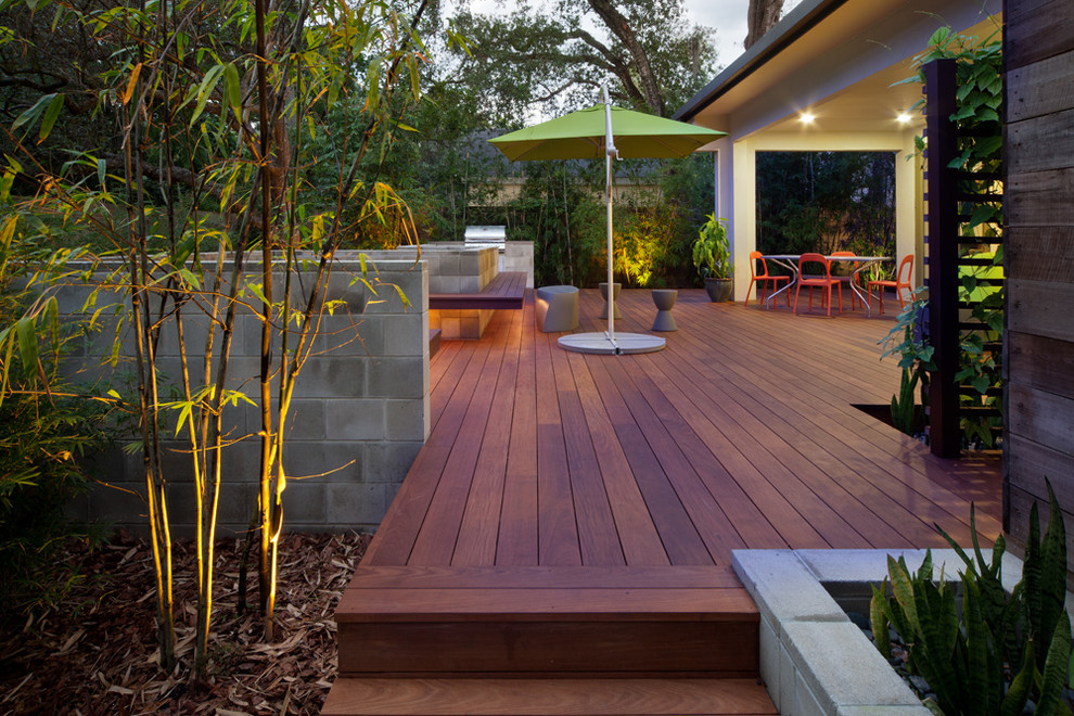 Deck - contemporary deck idea in Orlando