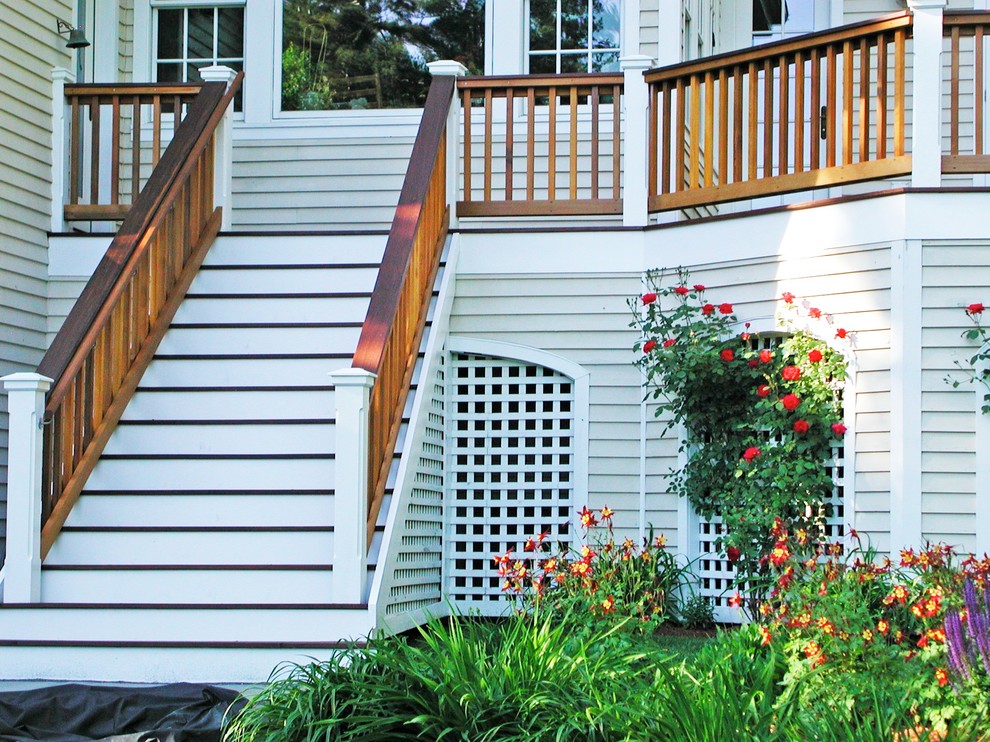 Example of an eclectic deck design in Boston