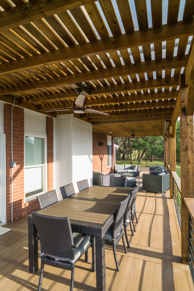 Mittelgroße Moderne Pergola Terrasse hinter dem Haus in Austin