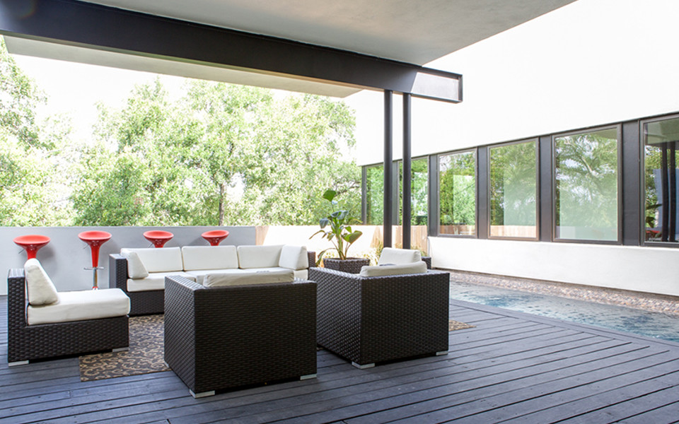 Design ideas for a modern terrace in Austin.