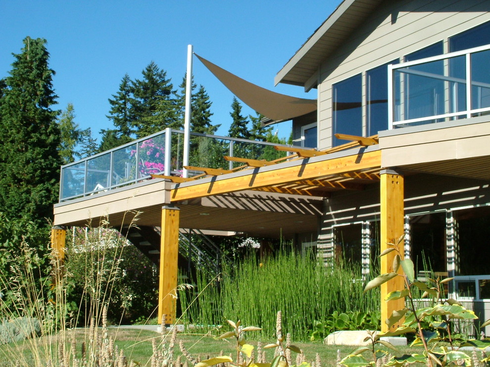 Kitchen & Deck Contemporary Deck Seattle by Scott Becker