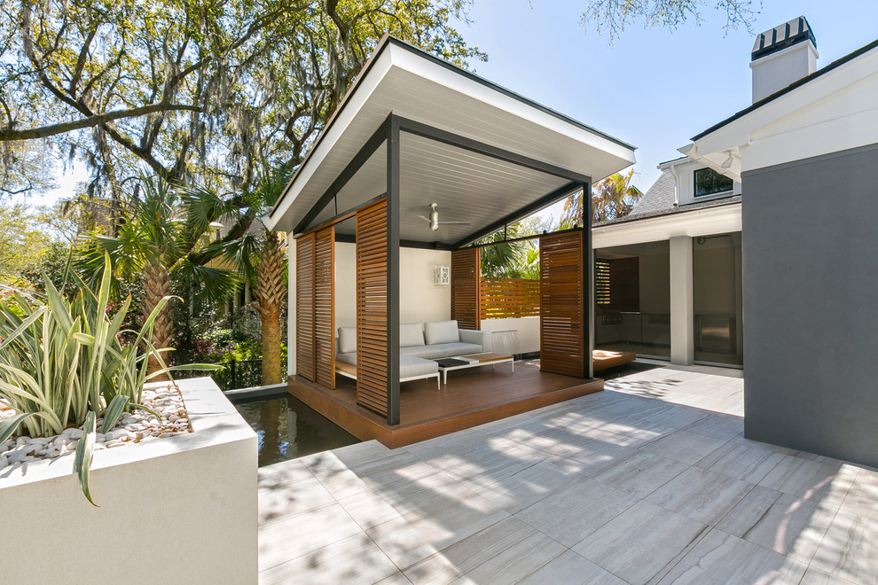 Design ideas for a contemporary back terrace in Charleston.