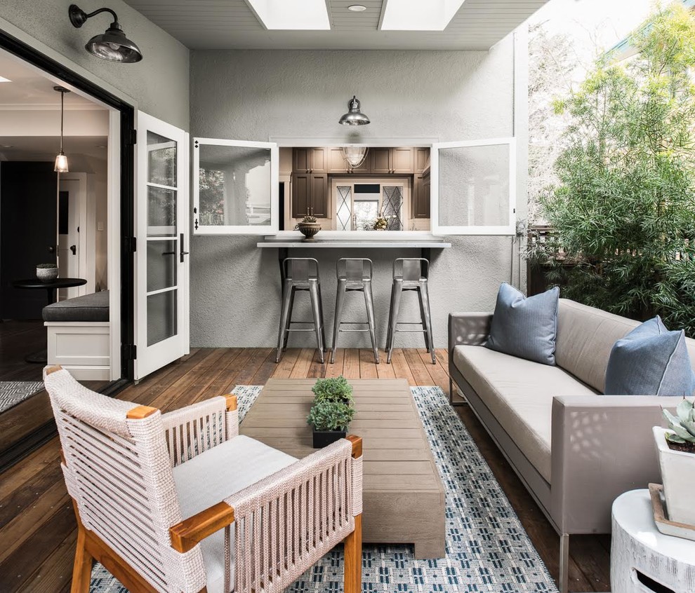 Photo of a traditional terrace in San Francisco with a bar area.