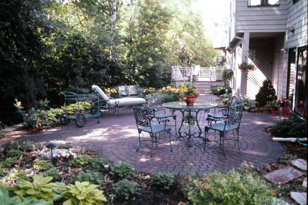 Lakeville Back Yard Project2000 MNLA Design Award Traditional