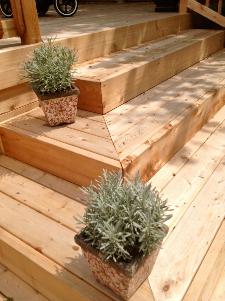 Leaside Makeover Rustic Deck Toronto by Jennifer Hayman Design