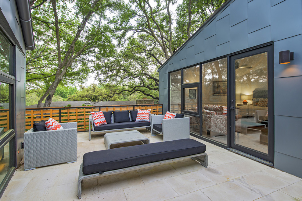 Medium sized contemporary terrace in Austin with no cover.