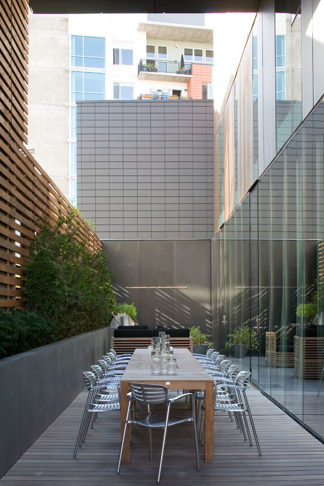 Inspiration for a contemporary rooftop deck remodel in Denver