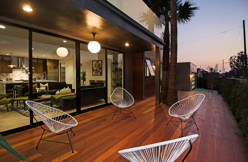 Mittelgroße, Unbedeckte Moderne Terrasse im Innenhof mit Beleuchtung in Los Angeles