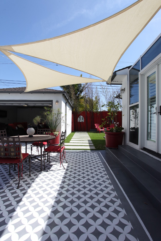 This is an example of a retro terrace in Los Angeles.