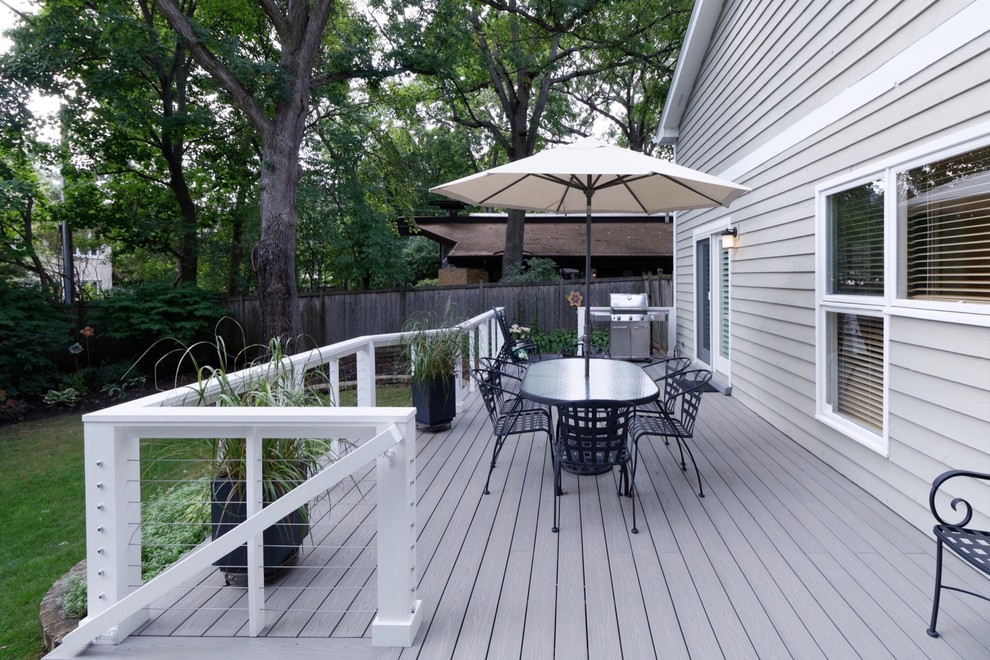 Источник вдохновения для домашнего уюта: терраса среднего размера на заднем дворе в современном стиле без защиты от солнца