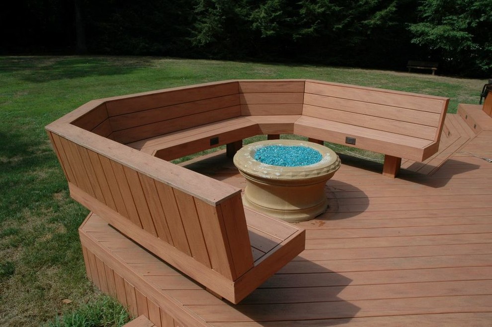 Deck - traditional deck idea in Bridgeport