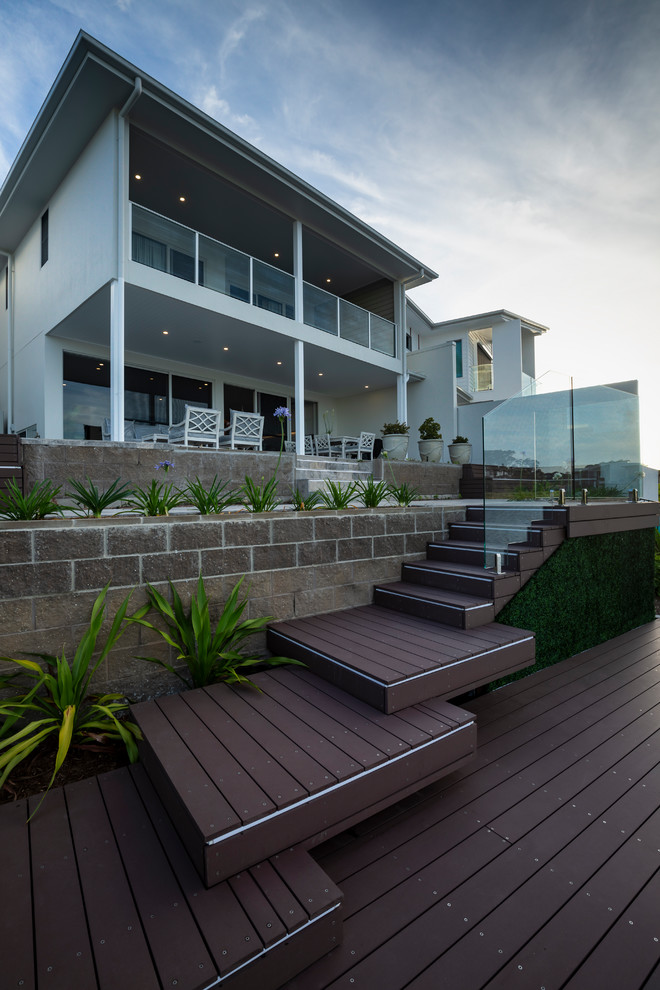 Inspiration for a contemporary deck remodel in Sunshine Coast