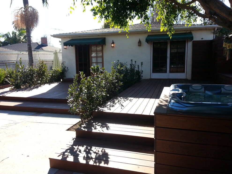 Example of a minimalist deck design in Los Angeles