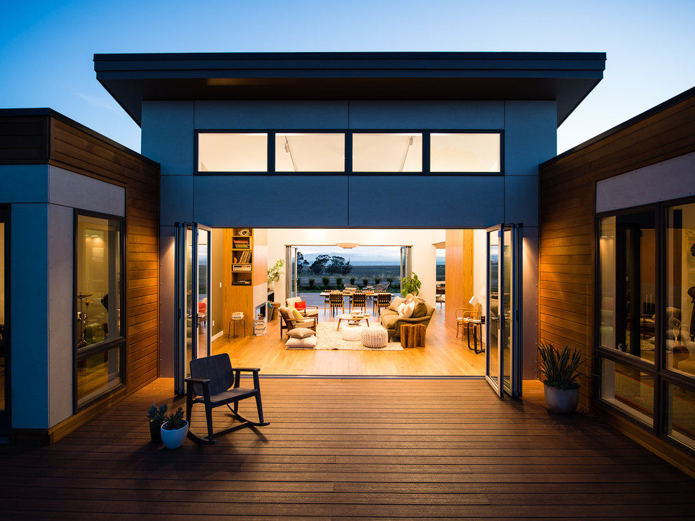 Example of a large trendy deck design in San Francisco