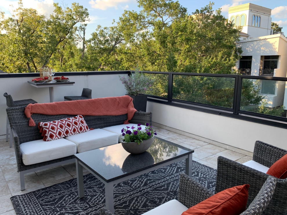 Kleine Moderne Terrasse mit Kamin in Houston