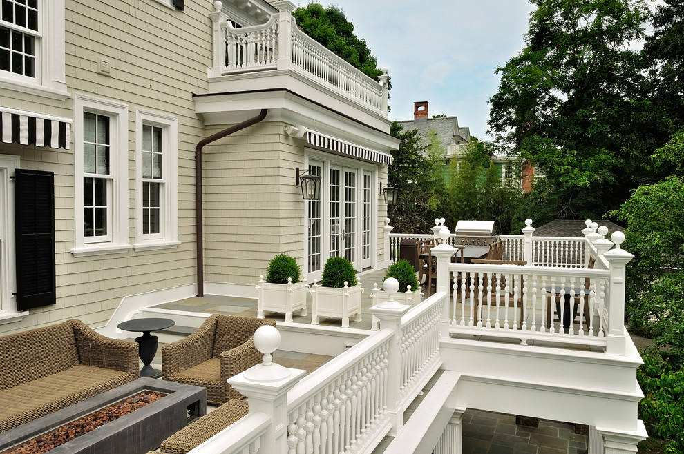 Classic terrace in New York with no cover and a bbq area.