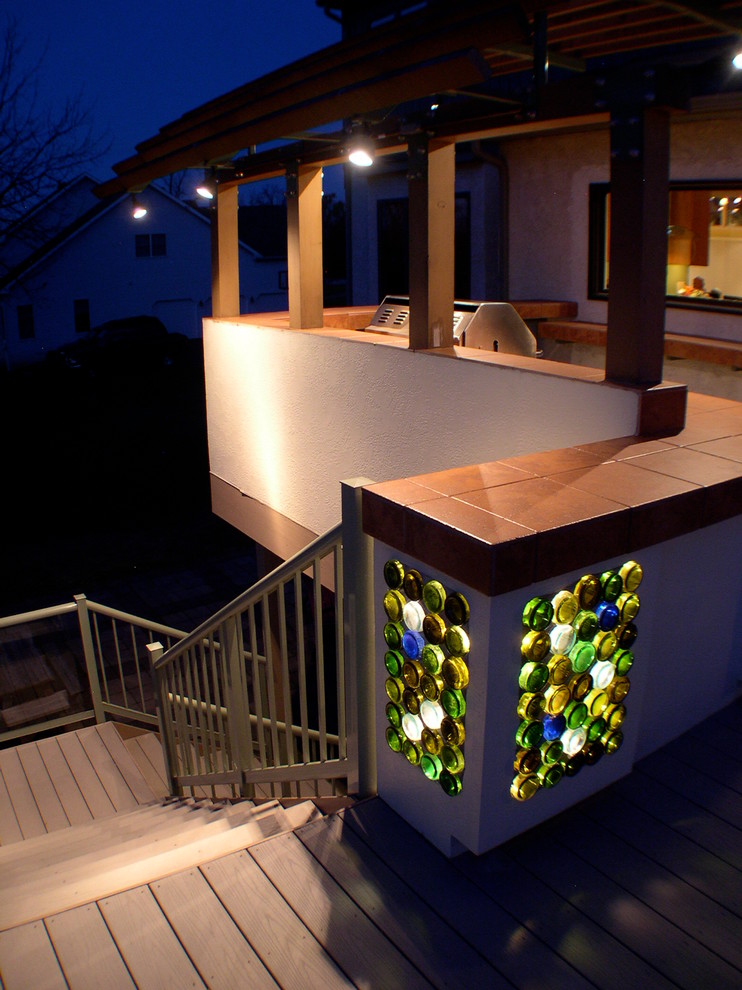 Idéer för mellanstora funkis terrasser på baksidan av huset, med utekök