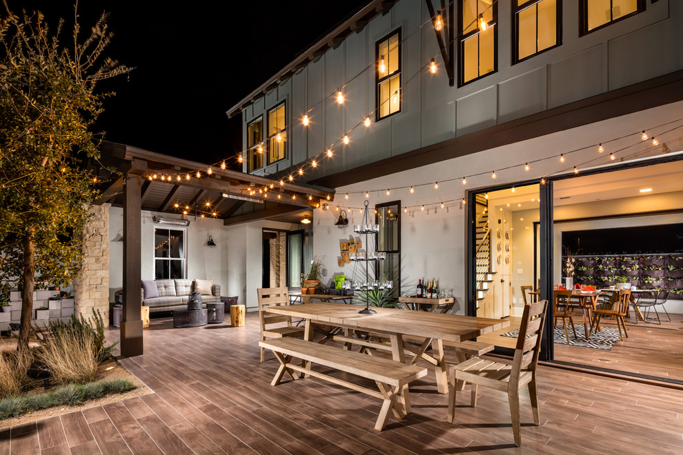 Inspiration for a farmhouse terrace in Los Angeles with no cover.