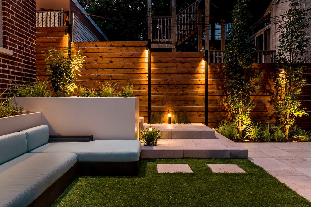 Modelo de terraza minimalista de tamaño medio sin cubierta en azotea