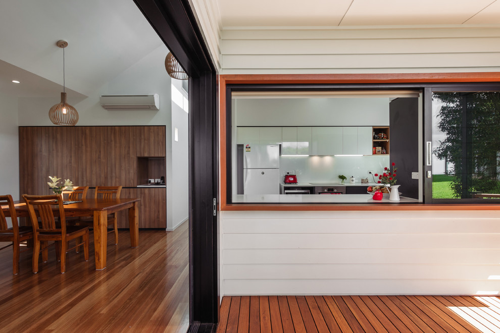 Design ideas for a medium sized contemporary back terrace in Brisbane.