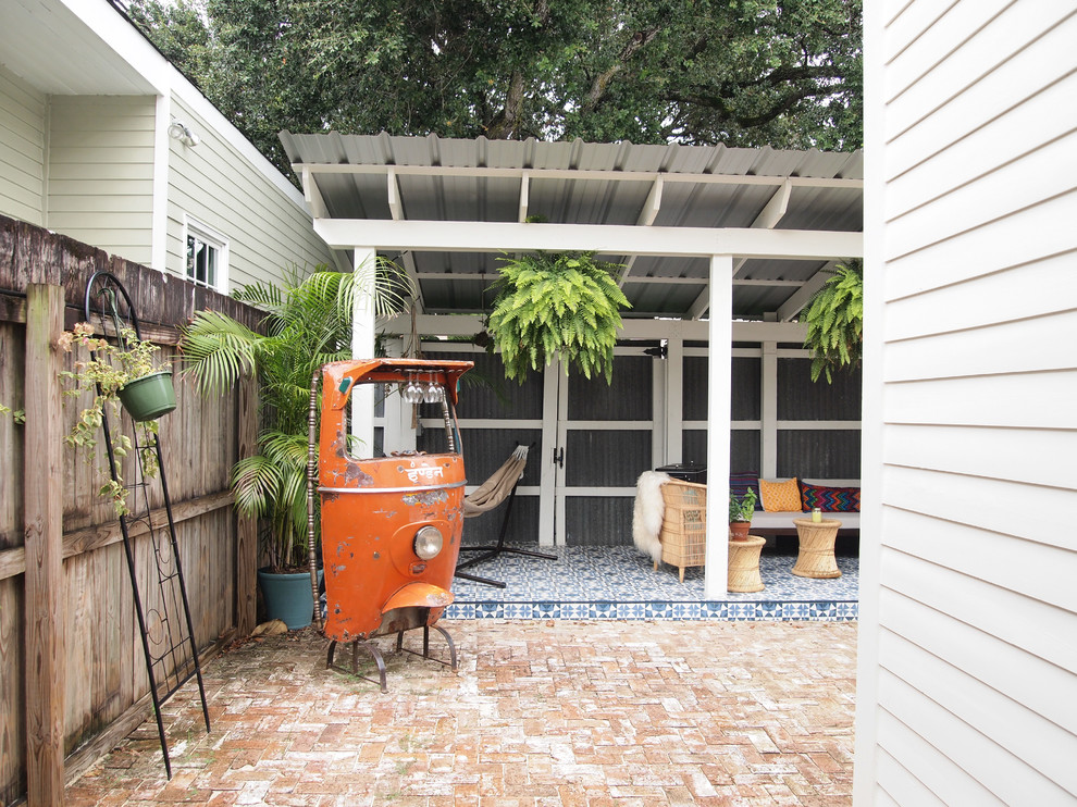 Example of an eclectic deck design in New Orleans