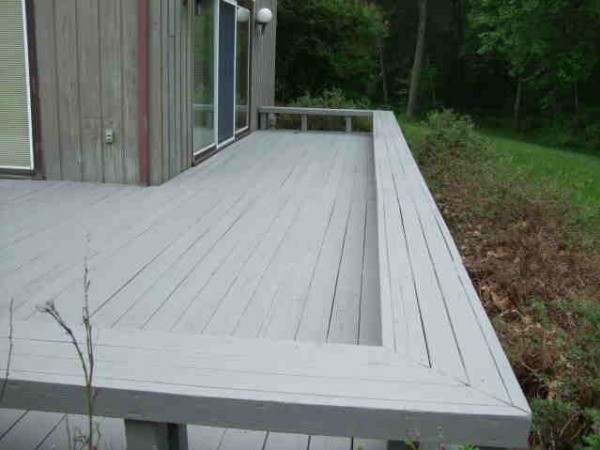 Cette photo montre une terrasse latérale chic de taille moyenne avec aucune couverture.