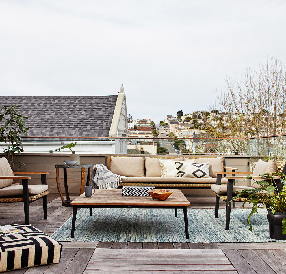 サンフランシスコにある高級な広いトランジショナルスタイルのおしゃれな屋上のデッキ (日よけなし、屋上) の写真