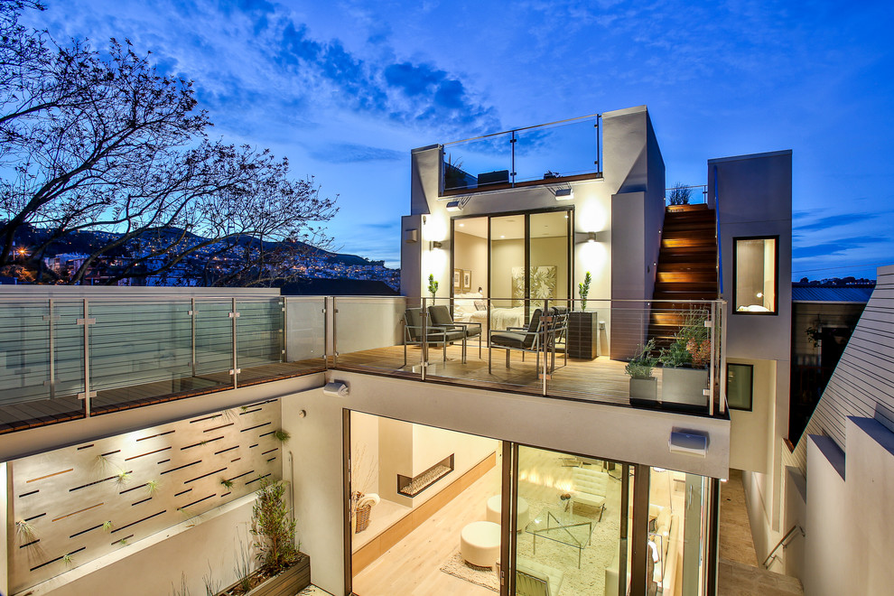 Unbedeckte, Mittelgroße Moderne Terrasse hinter dem Haus mit Pflanzwand in San Francisco