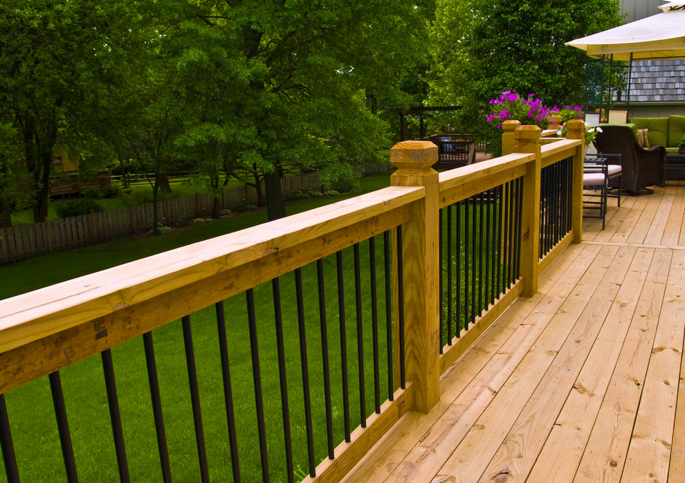 Noonan Pressure treated deck in Kansas City Traditional Deck