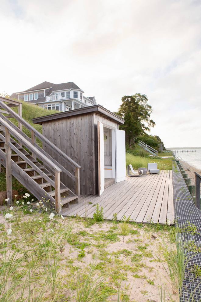 Idee per una terrazza stile marino dietro casa e di medie dimensioni con un pontile e nessuna copertura