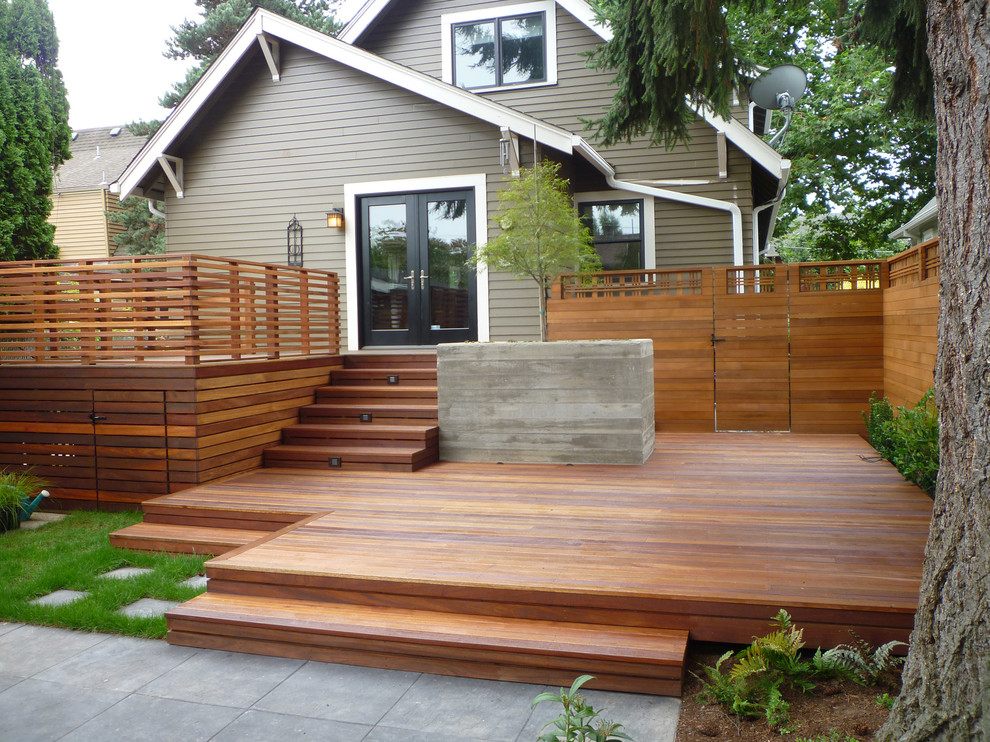 Deck - traditional deck idea in Portland