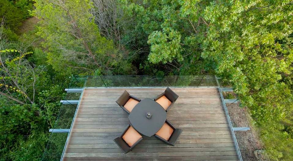 Design ideas for a modern terrace in Dallas.